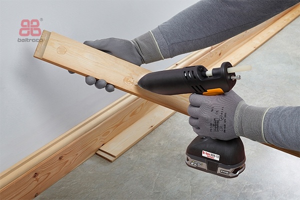 b-tec 808-12 Flooring Installation & Repair Kit | Servekit voor vullen van noesten en vastzetten van spijkerlatten/bevestigingslatten