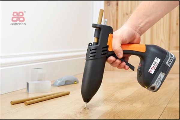b-tec 808-12 Flooring Installation & Repair Kit | Servekit voor vullen van noesten en vastzetten van spijkerlatten/bevestigingslatten
